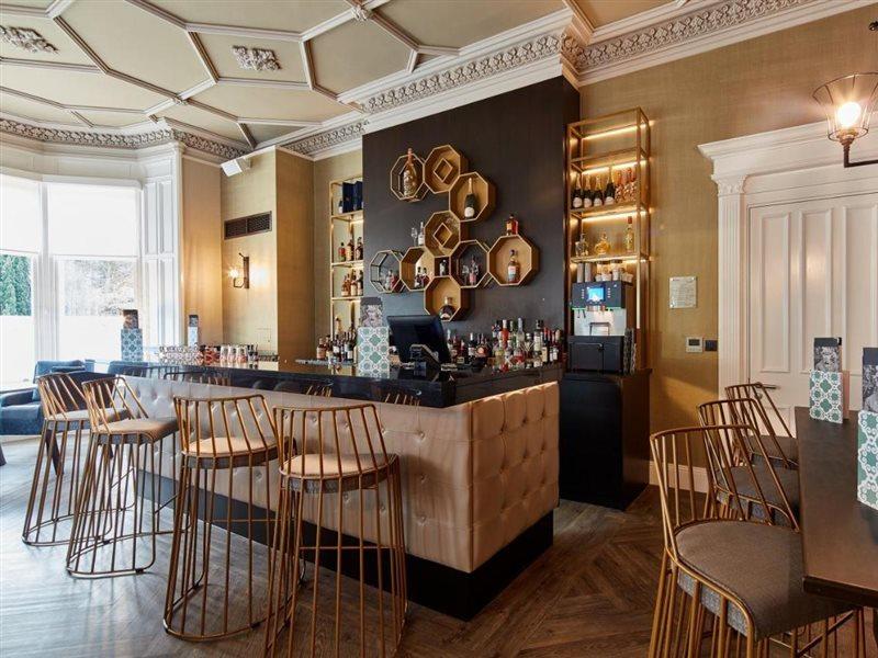 Oddfellows On The Park Cheadle  Kültér fotó The bar at the 1887