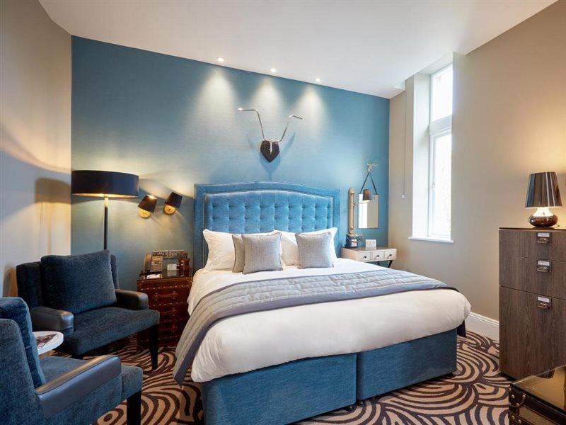 Oddfellows On The Park Cheadle  Kültér fotó A bedroom at the hotel