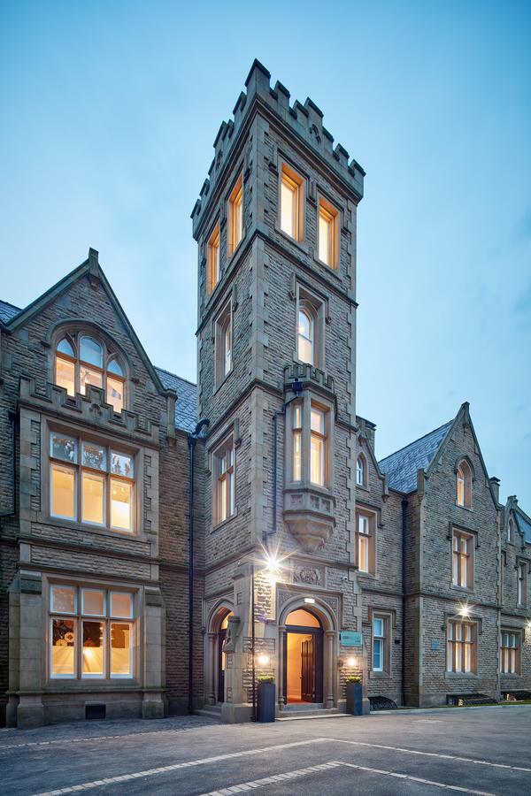 Oddfellows On The Park Cheadle  Kültér fotó The Old Academy, Edinburgh
