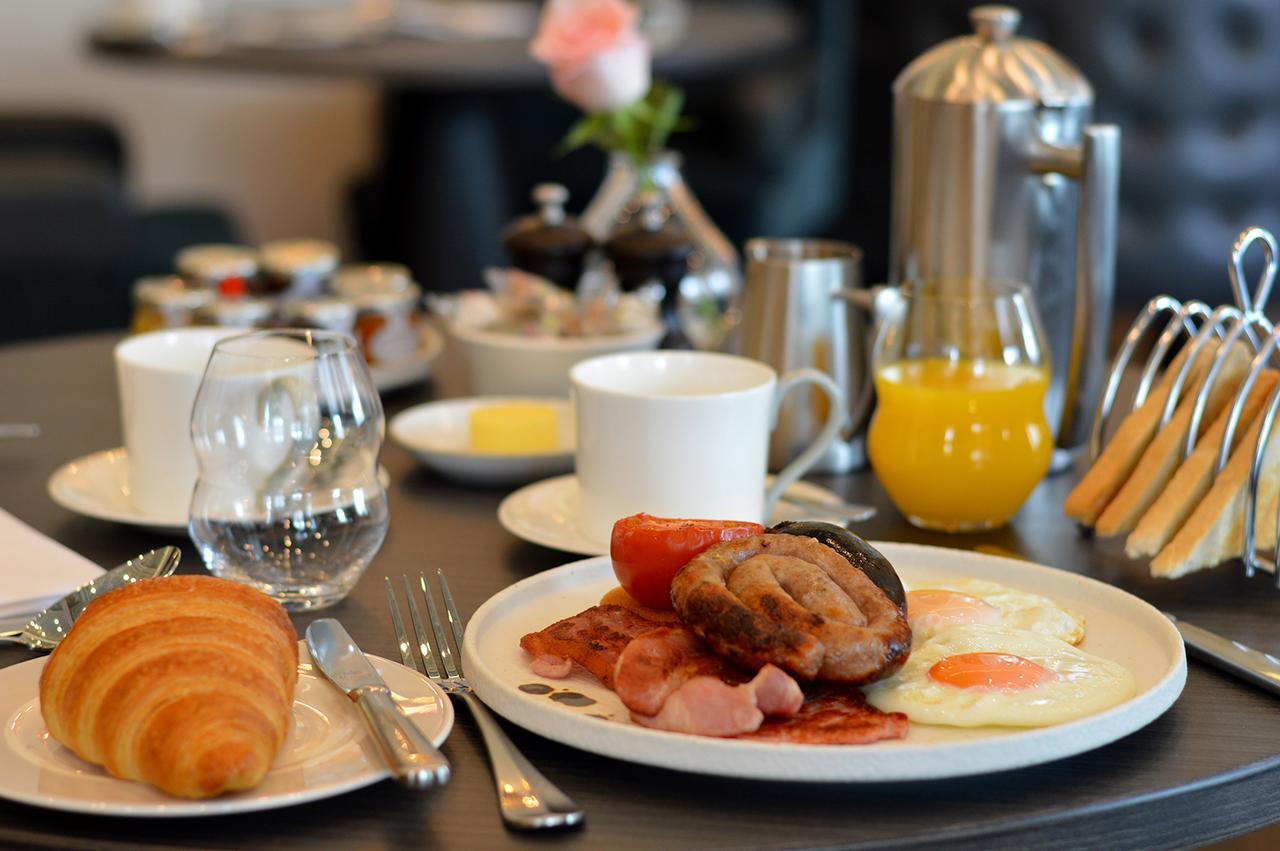 Oddfellows On The Park Cheadle  Kültér fotó English breakfast