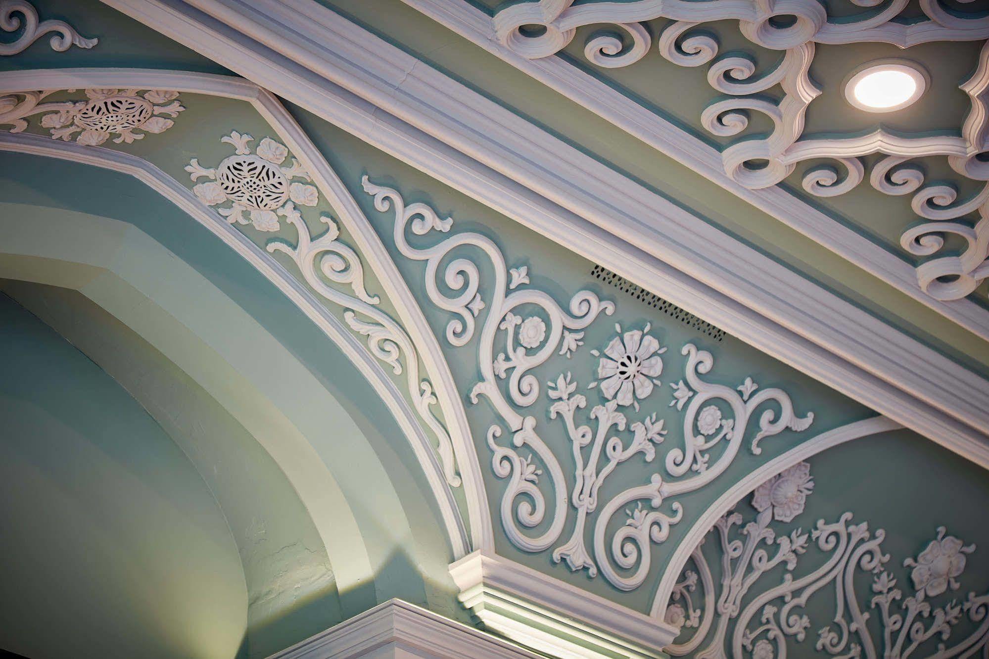 Oddfellows On The Park Cheadle  Kültér fotó Detail of the ceiling