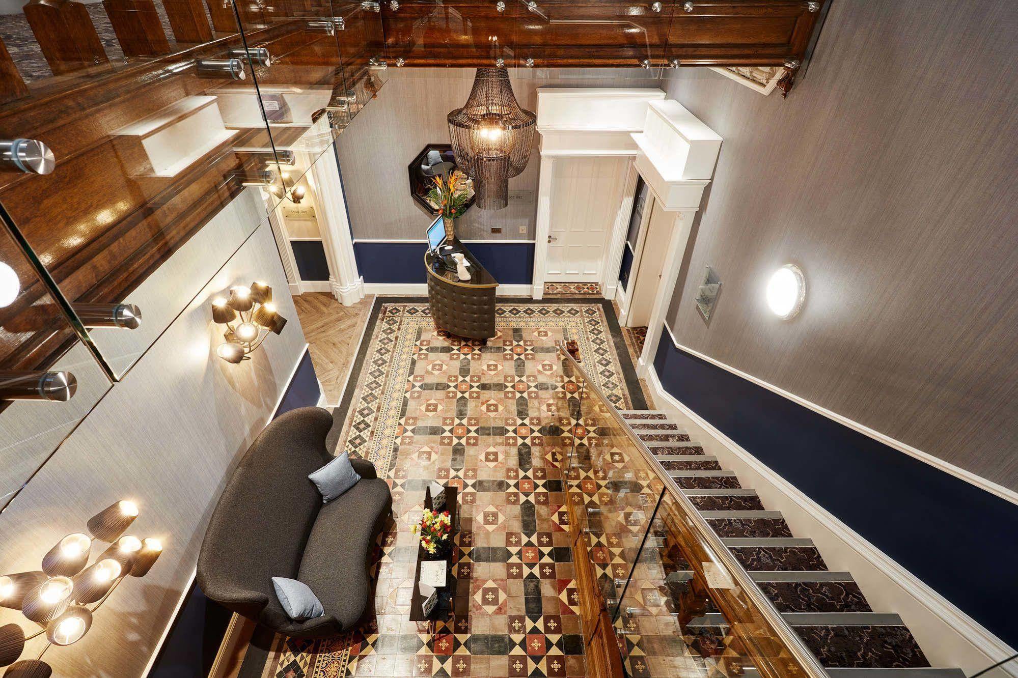 Oddfellows On The Park Cheadle  Kültér fotó Interior of the hotel