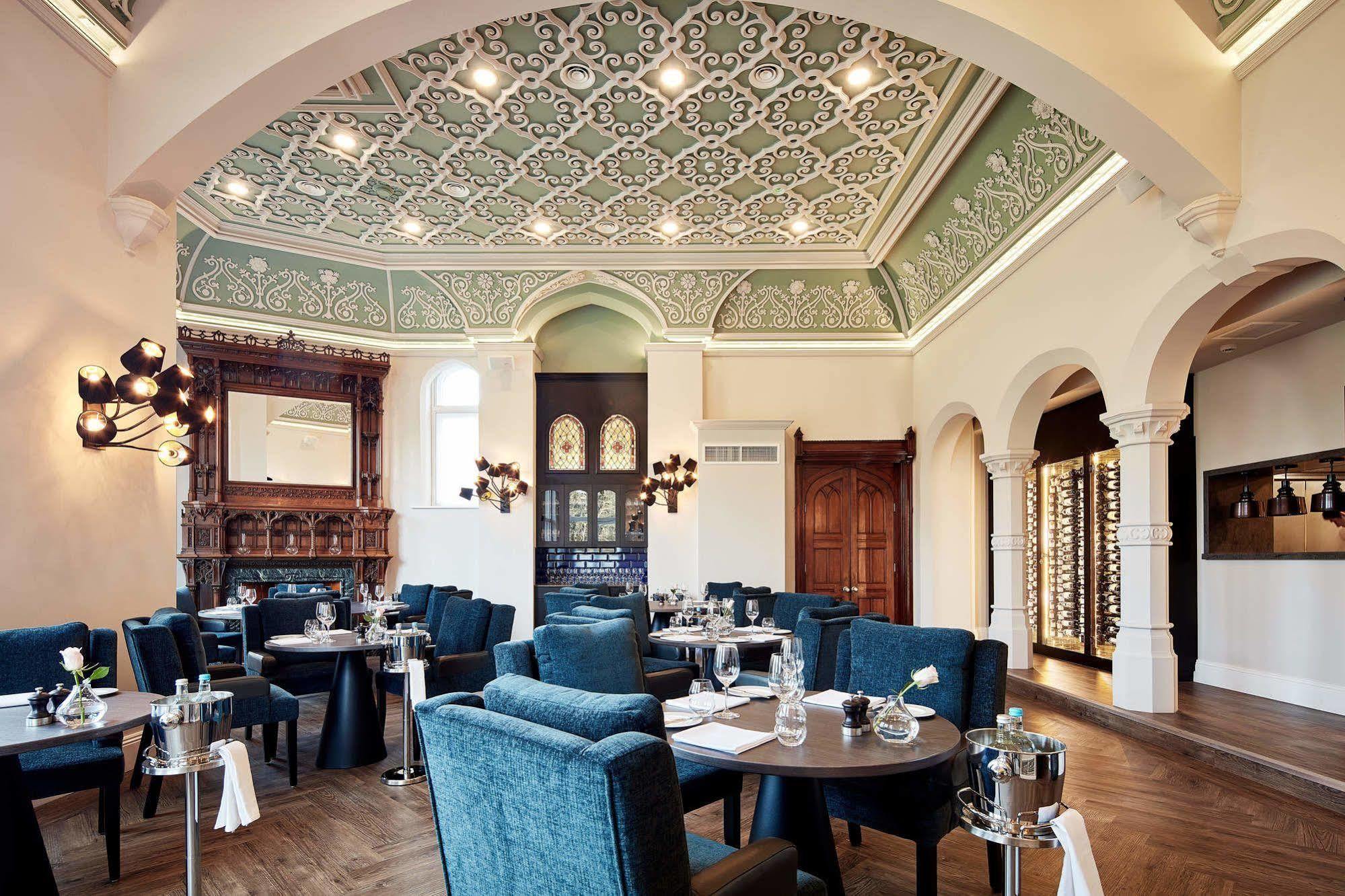 Oddfellows On The Park Cheadle  Kültér fotó The restaurant's interior